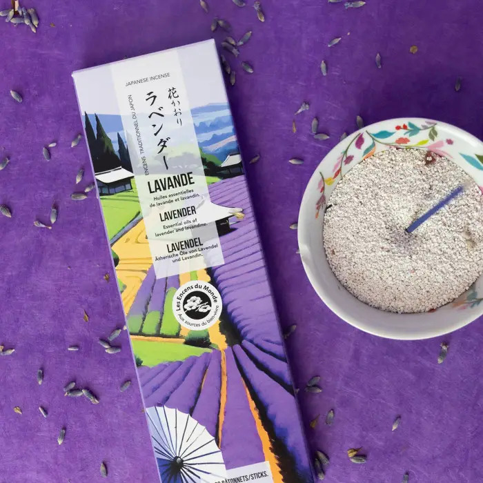 Tradícionális japán füstölőpálcika, kevés füsttel -finom, lágy levendula illat - ellazulás, stresszoldás, nyugalom